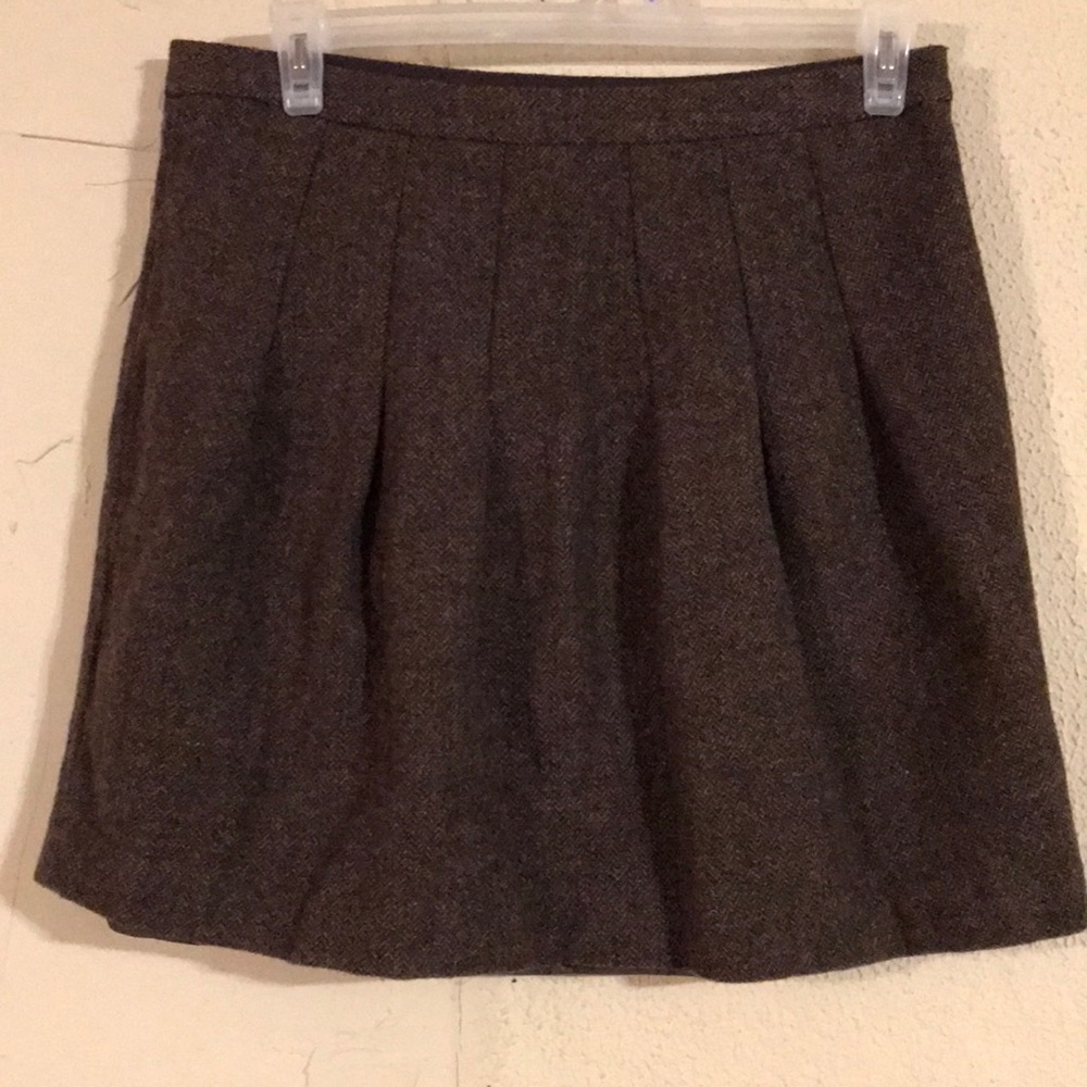 Gap skirt